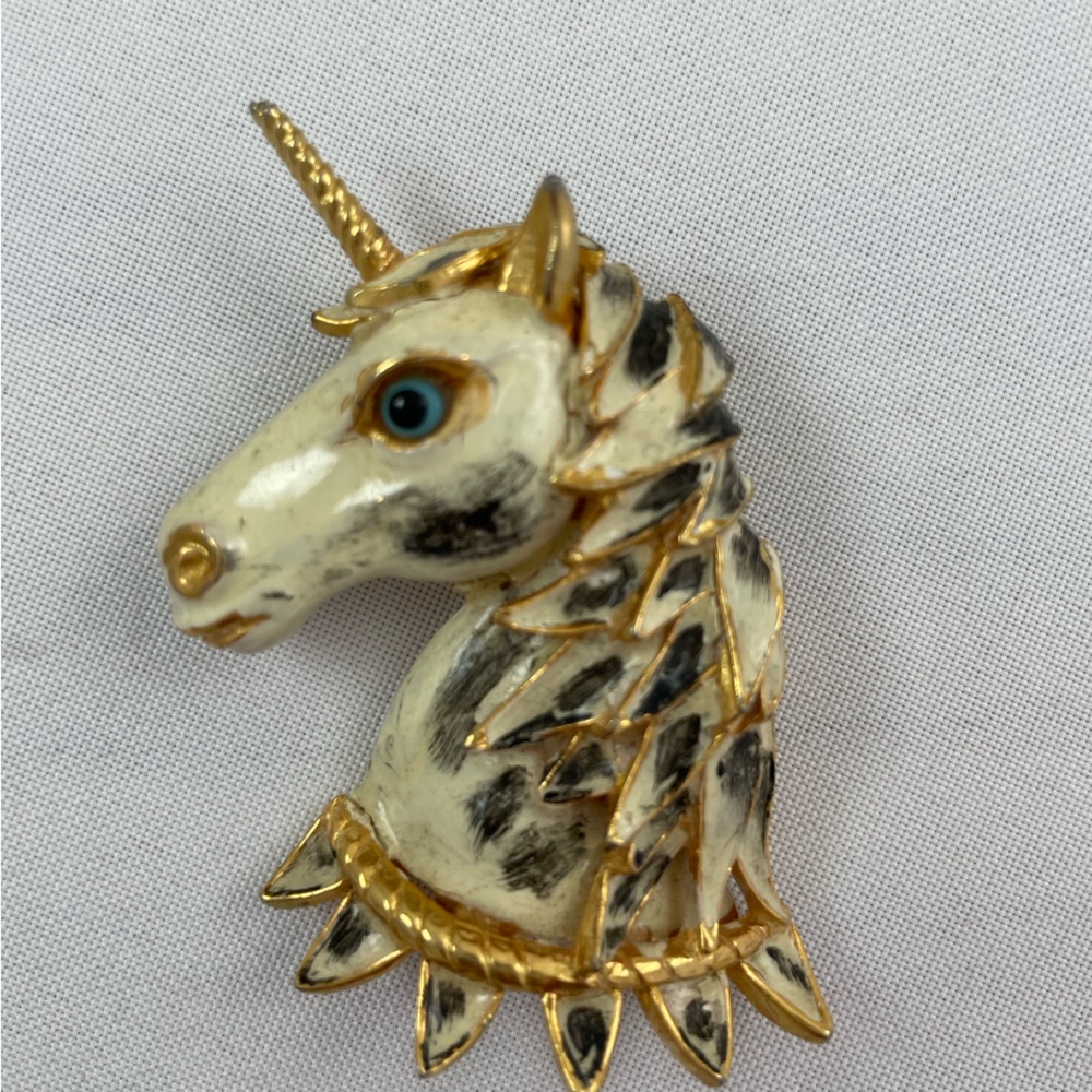 Roger Van S Vintage Unicorn Gold Tone Brooch